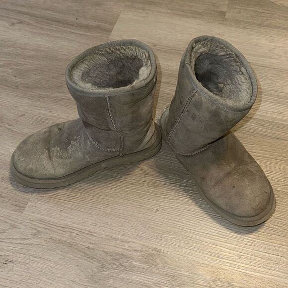 Pre- loved UGG boots size 7 Grey - Picture 1 of 3